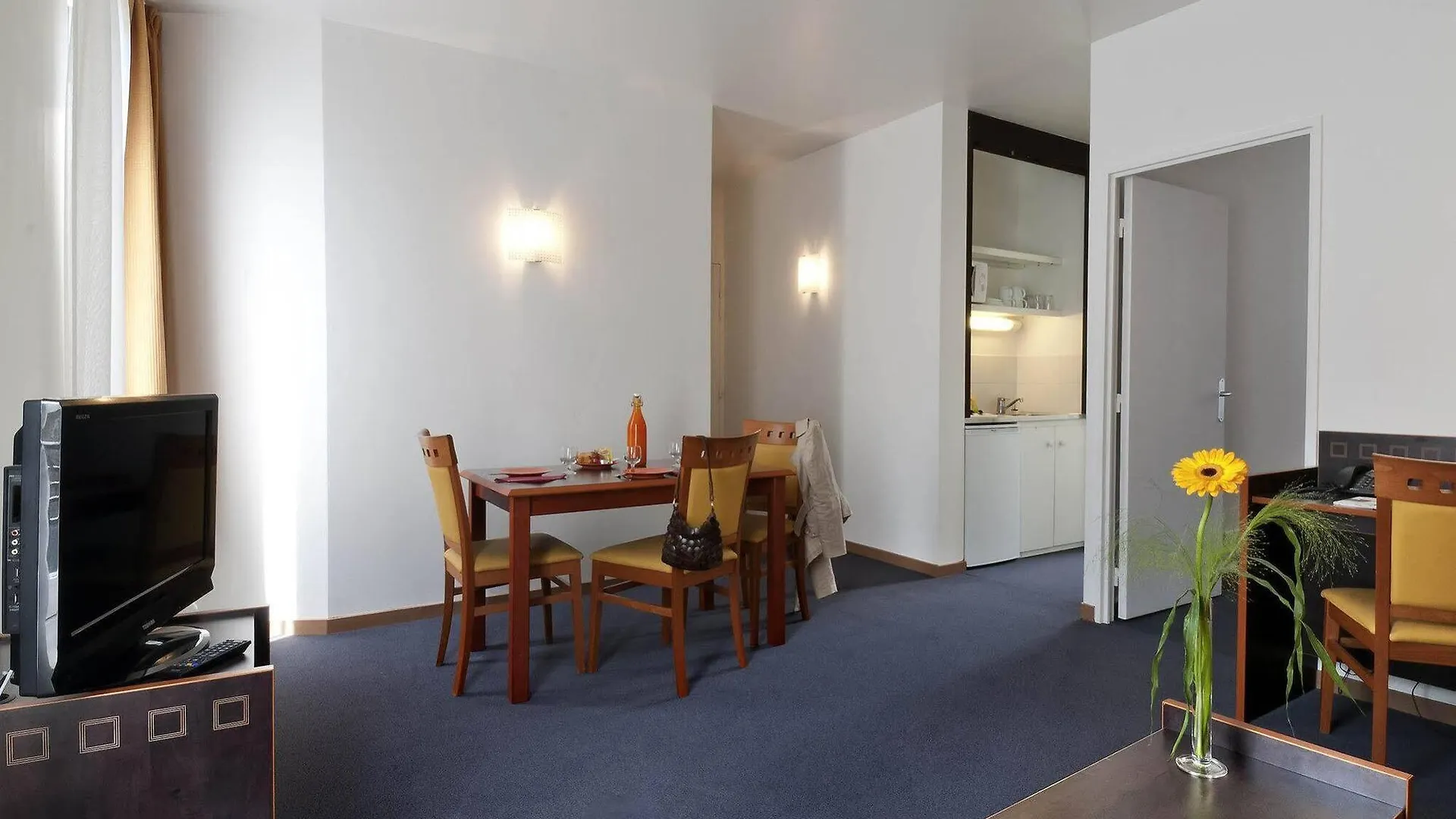 Adagio Access Philippe Auguste Paris